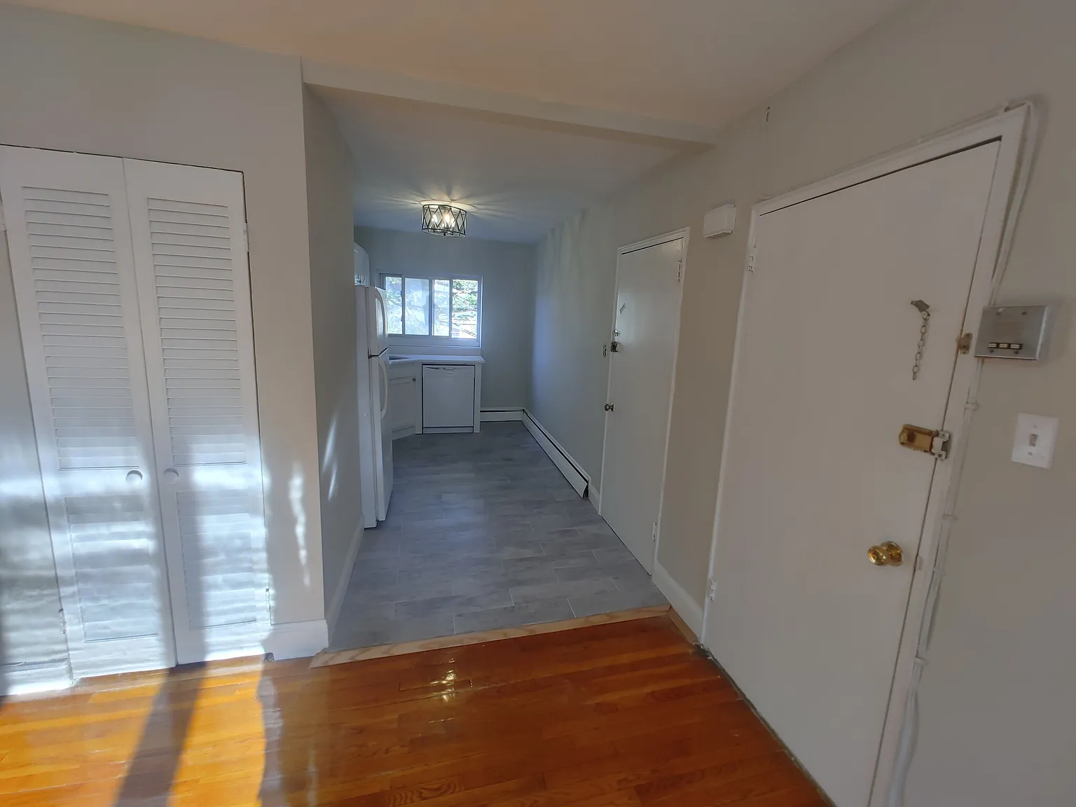 2 bed, 9999 sqft, $3,000 — Photo 2