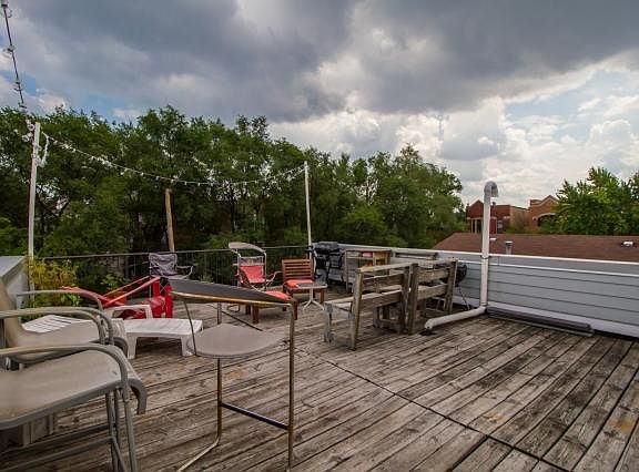 2nd image of 1343 N Leavitt St #C