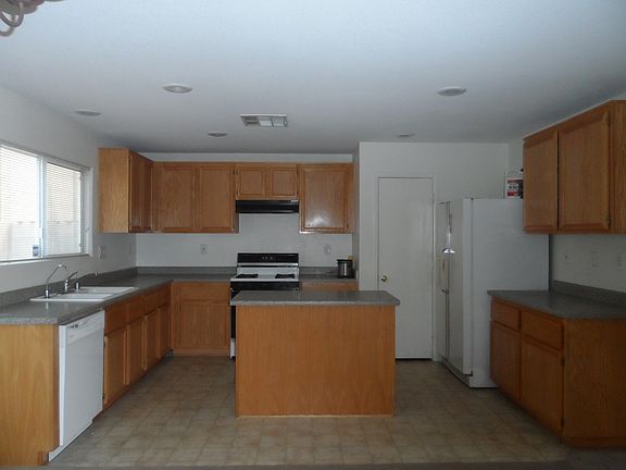 2nd image of 5984 Blackberry Field Ave