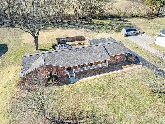 5th image of 1002 Shannon Ln