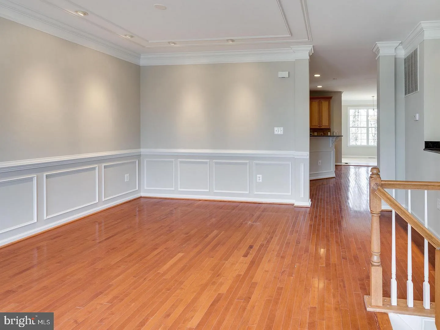 3 bed, 3.5 bath, 2436 sqft, $3,700 — Photo 4
