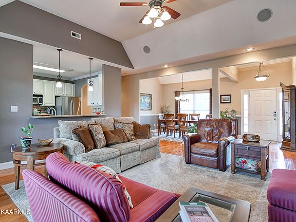 2nd image of 2038 Cascade Falls Ln