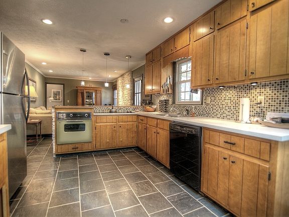 5th image of 1576 Smithwood Dr