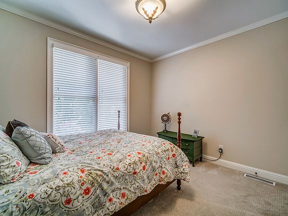 5th image of 107 Meadow Brook Ct