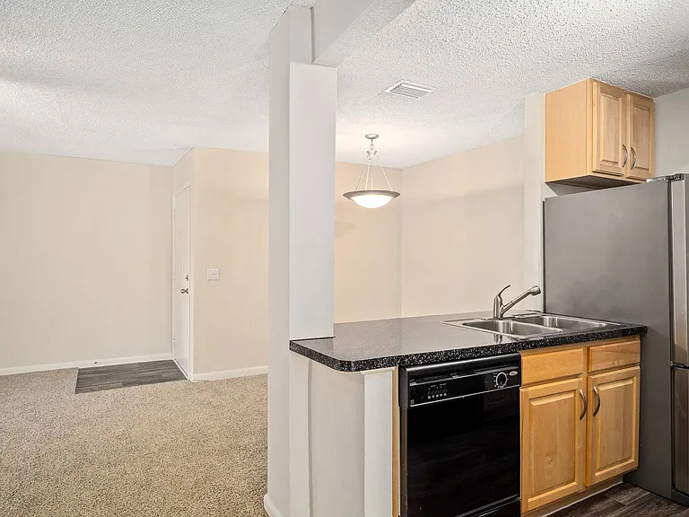 Altamira Place Apartment Homes — Photo 14