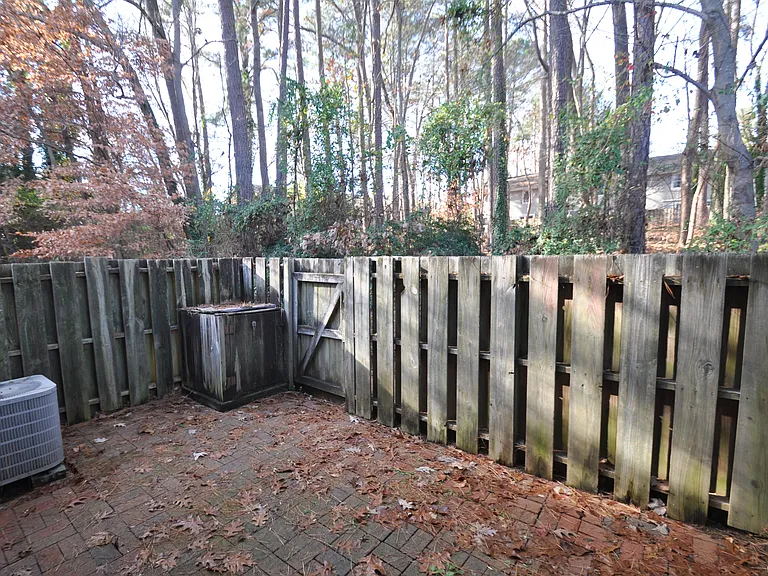 1260 Donaldson Ct — Photo 20