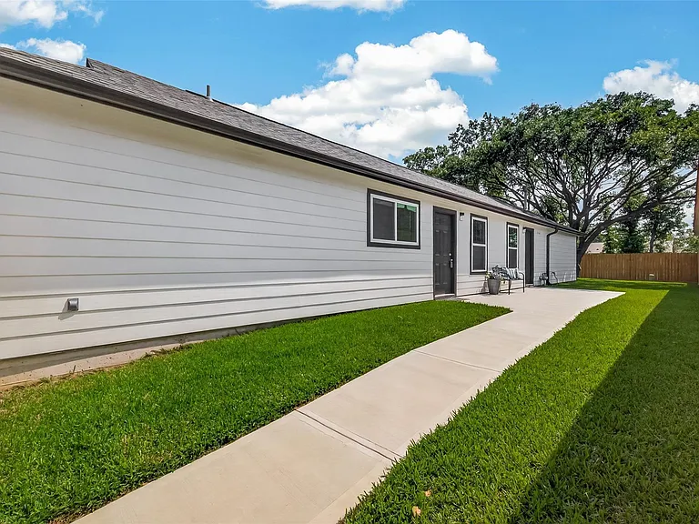 13843 Northlake Dr — Photo 13