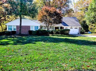 14 Lake Pembroke Dr, Saint Louis, MO 63135