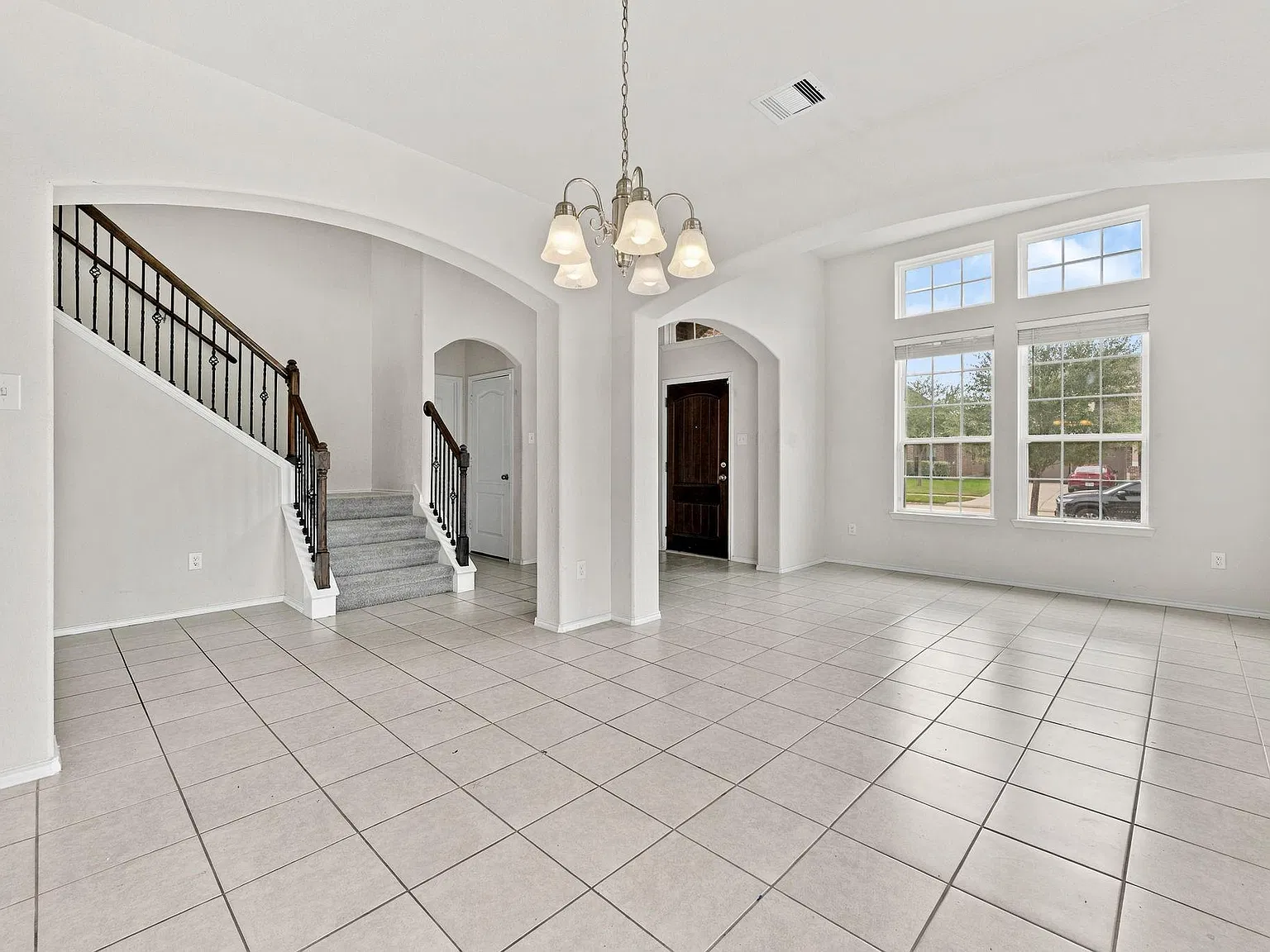 5 bed, 3.5 bath, 2886 sqft, $2,750 — Photo 4