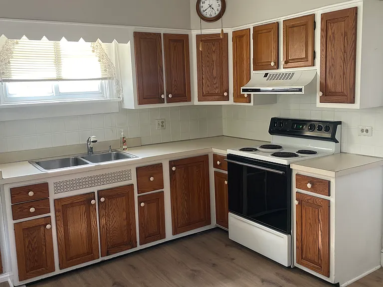 1524 Fairview St — Photo 10