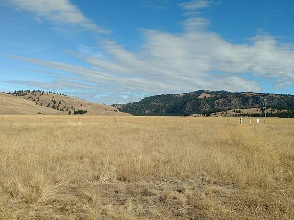 4th image of 1470 State Highway 83 E