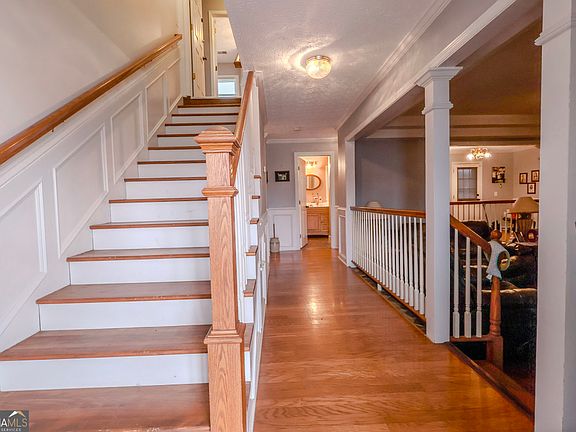 4th image of 160 Highway 320