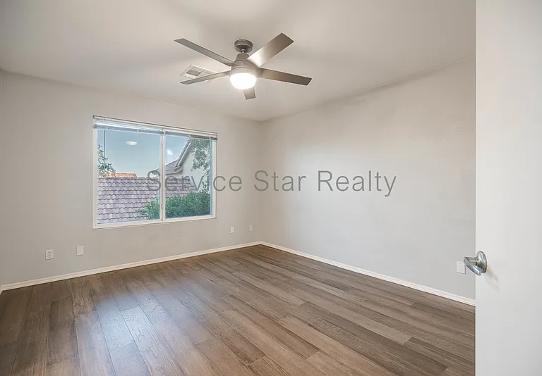 3801 E Orchid Ln — Photo 16