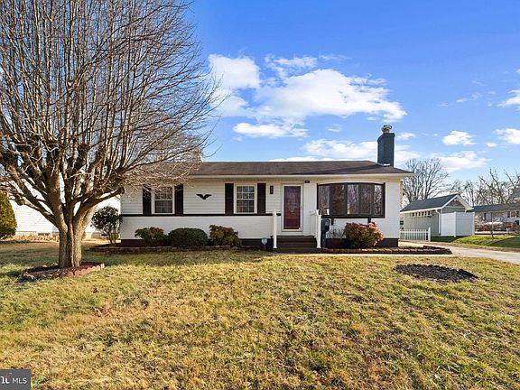 4th image of 1907 Harewood Rd