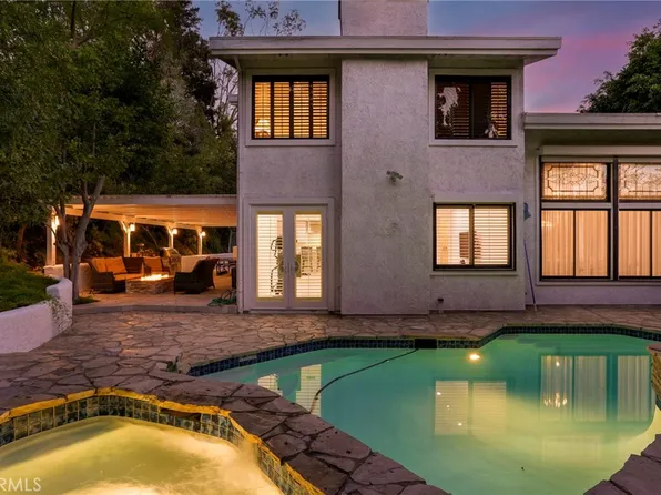 24523 Park Granada, Calabasas, CA 91302