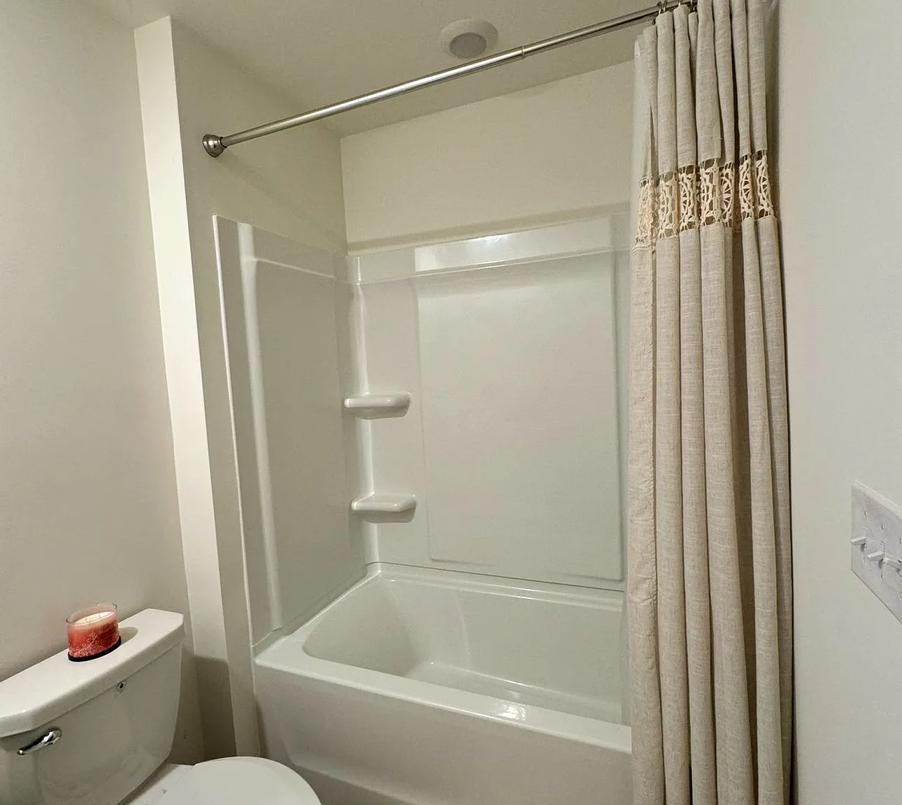 245 Chelsea Park Cir — Photo 4