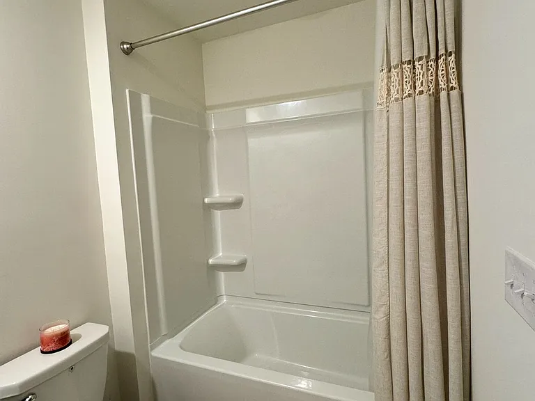 Chelsea Park Cir — Photo 4