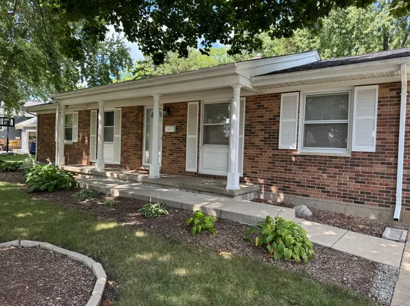 209 W Royal Dr, Dekalb, IL 60115