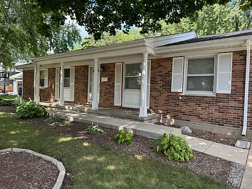 209 W Royal Dr Photo 1
