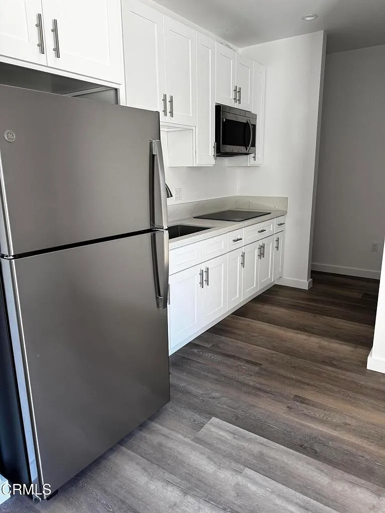 1 bed, 500 sqft, $2,100 — Photo 3