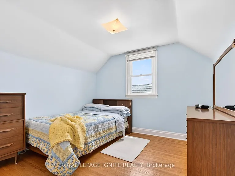 820 Simcoe St N #MAIN — Photo 12