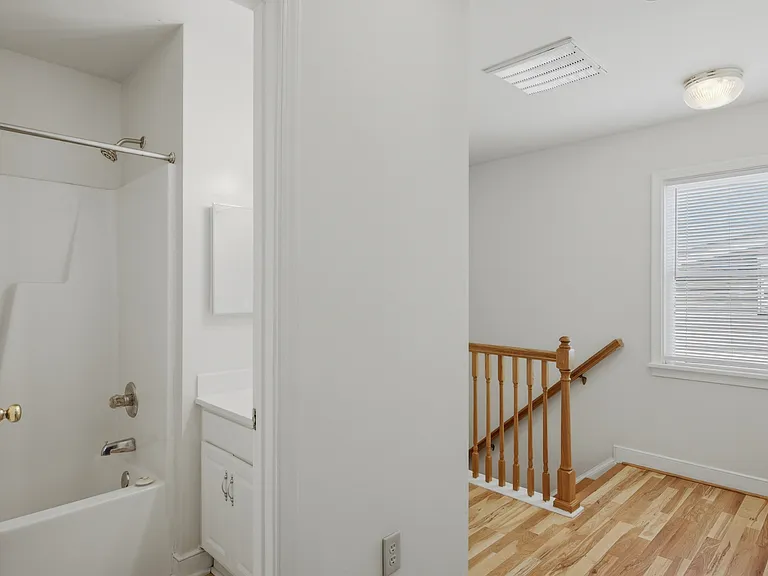 1706 W Moore St — Photo 32