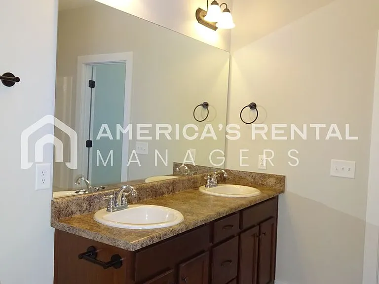 316 Union Station Dr — Photo 11