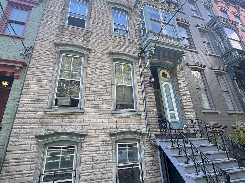 1st image of 324 Hudson Ave APT 1R