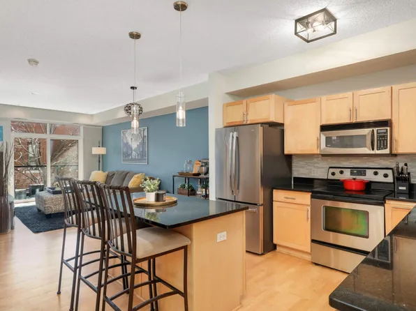 1800 Clinton Ave APT 307, Minneapolis, MN 55404