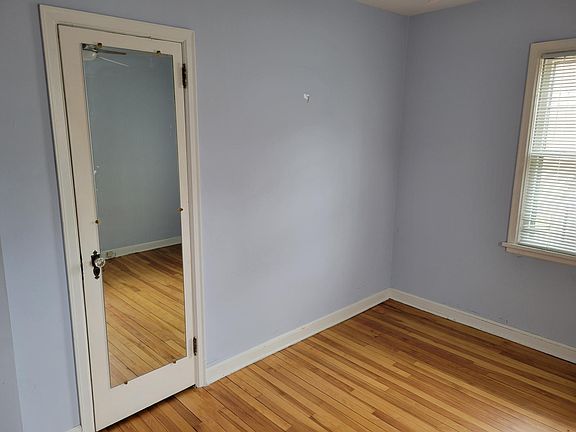 4th image of 1125 Chatsworth St N #4