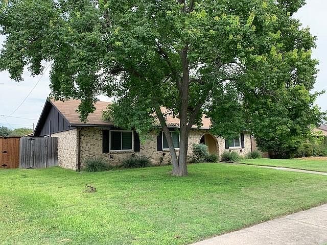 1st image of 2301 Briarwood Dr