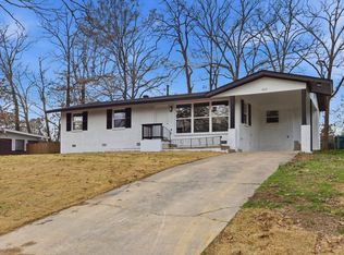 302 Oak Ln, Little Rock, AR 72205