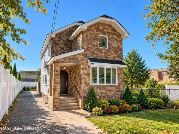 136 Graham Blvd, Staten Island, NY 10305
