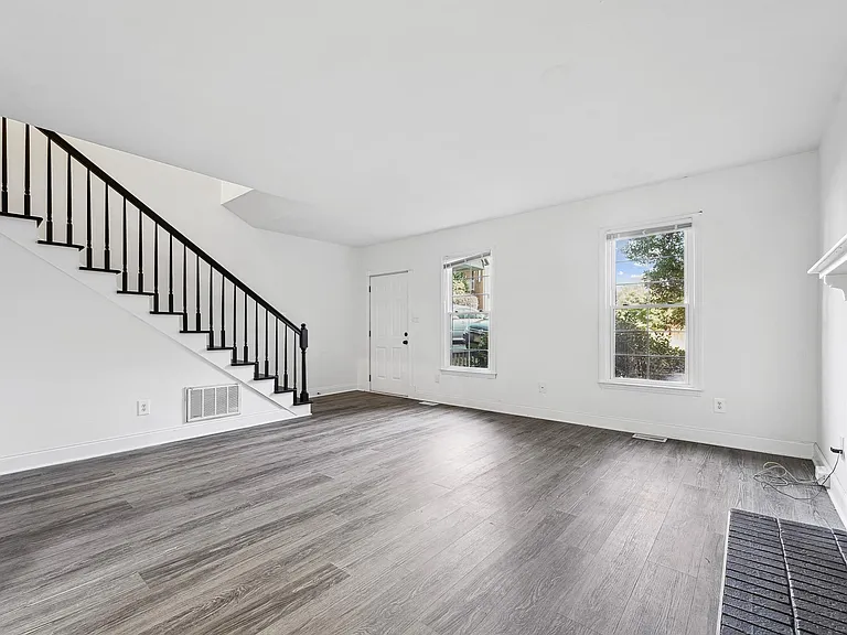 6101 Highcastle Ct — Photo 3
