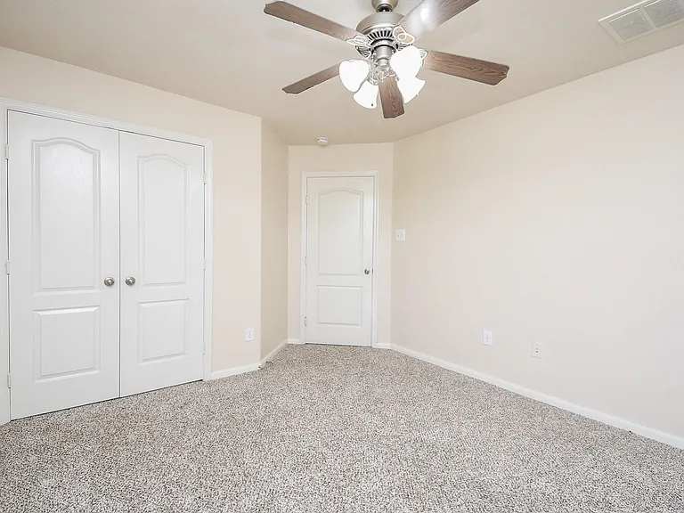 6203 Ledger Ln — Photo 34