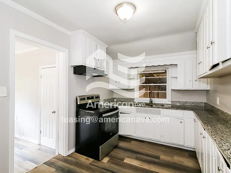 1585520_006_kitchen_7.jpg