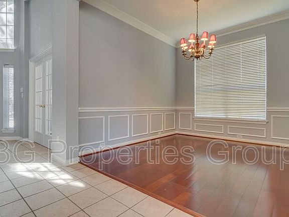 4th image of 4008 Kenwood Dr