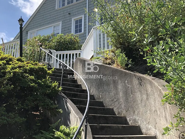 2741 SW Old Orchard Rd — Photo 3