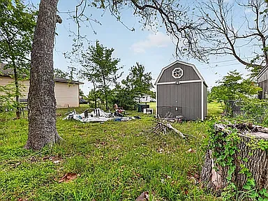 511 W Orange St — Photo 3