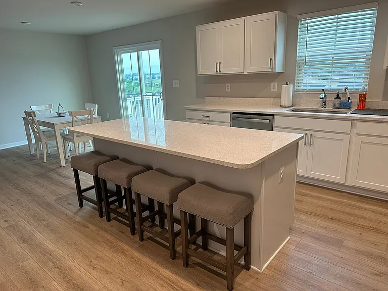 2080 Shoeshine Ave #3A — Photo 3