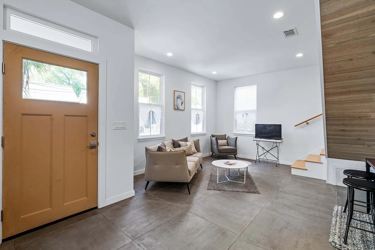 2 bed, 2.0 bath, 904 sqft, $2,844 — Photo 2