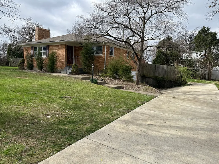 5400 Saint Gabriel Ln — Photo 10