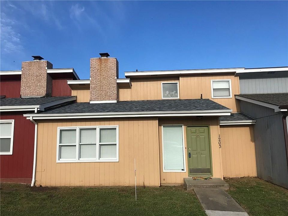 1st image of 1203 Cedar Pl