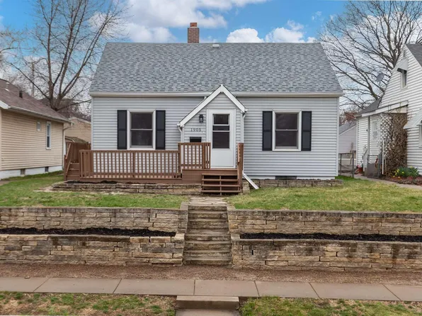 1905 31st St, Moline, IL 61265