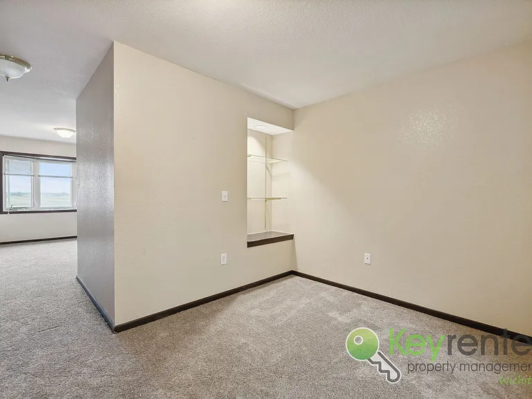 1411 S Douglas Ave #110 — Photo 4