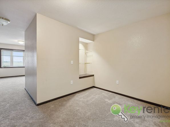 1411 S Douglas Ave #108