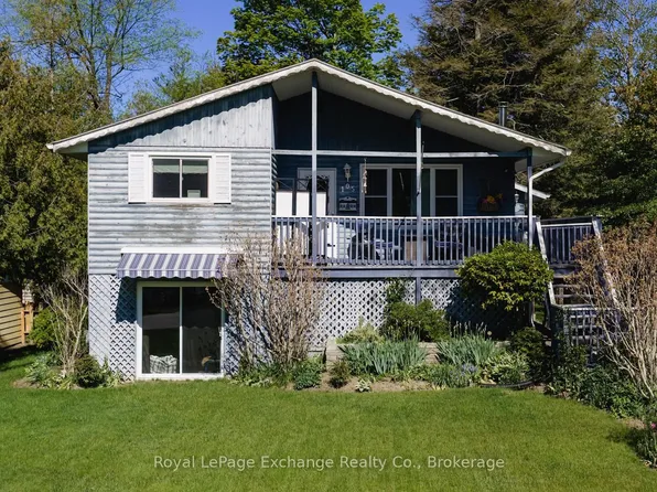 105 Menomini Rd, Huron Kinloss, ON N2Z 2X3