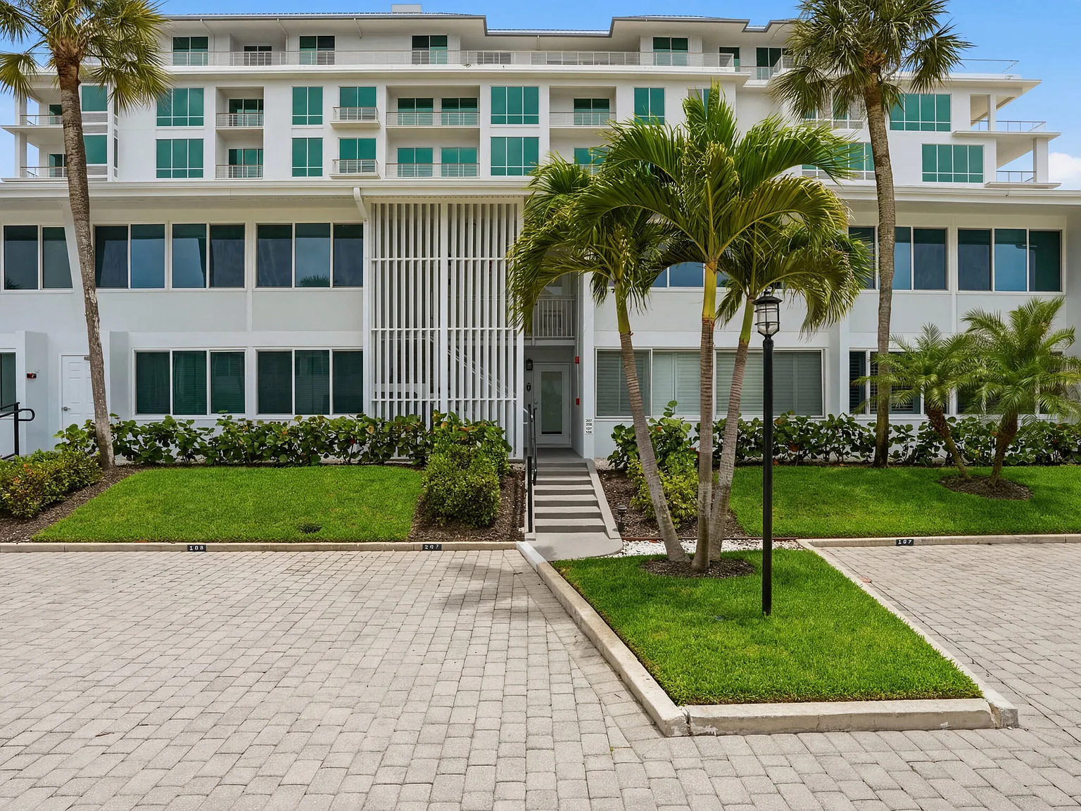 A/S-1065 Gulf Shore Boulevard North #108 - 1 — Photo 1