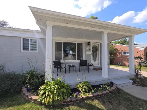 8430 Birch St, Taylor, MI 48180