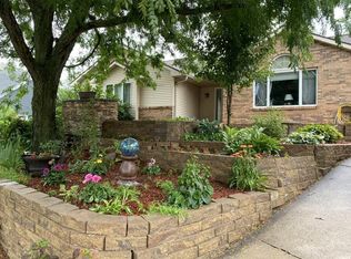 409 Hawthorn Ct, Deforest, WI 53532